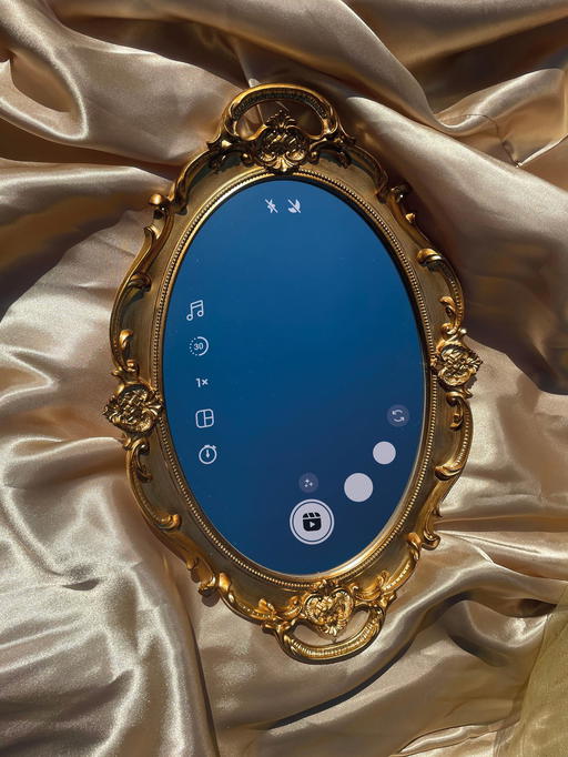 As social media star Willabelle Ong admits, in the beauty space, there’s an expectation to always look a certain way, to always be ‘on’ (Credit: Sarah Pennery/Unsplash. Icons: Designed by Freepik)