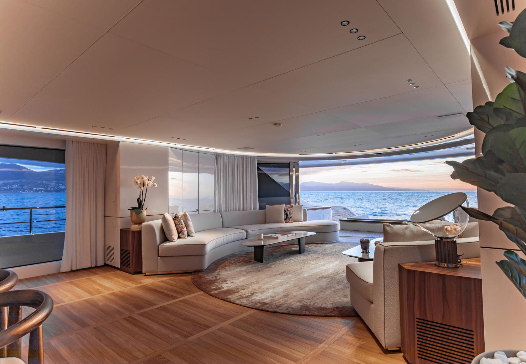 The Benetti Oasis 40M can accommodate up to 10 guests in five staterooms (Credit: Azimut-Benetti Group)