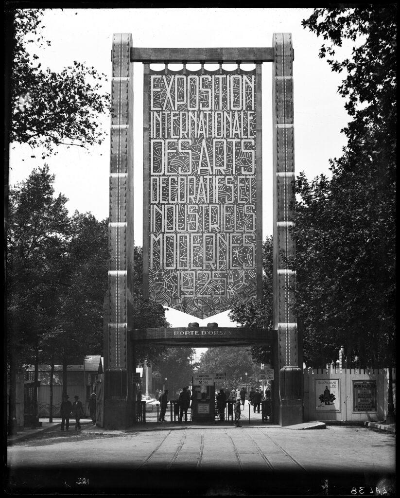 Porte d’Orsay of the International Exhibition of Decorative Arts, Paris, 1925 (Credit: Les Arts Décoratifs)
