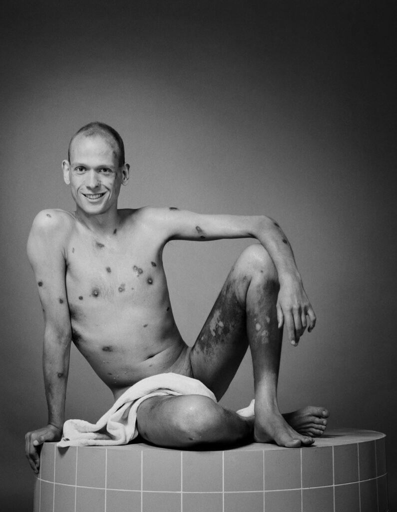 Erwin Olaf, ‘Aids Campaign – Kan ik jou verleiden, Martin Schenk’, 1995 (Credit: Estate Erwin Olaf, courtesy of Gallery Ron Mandos Amsterdam)