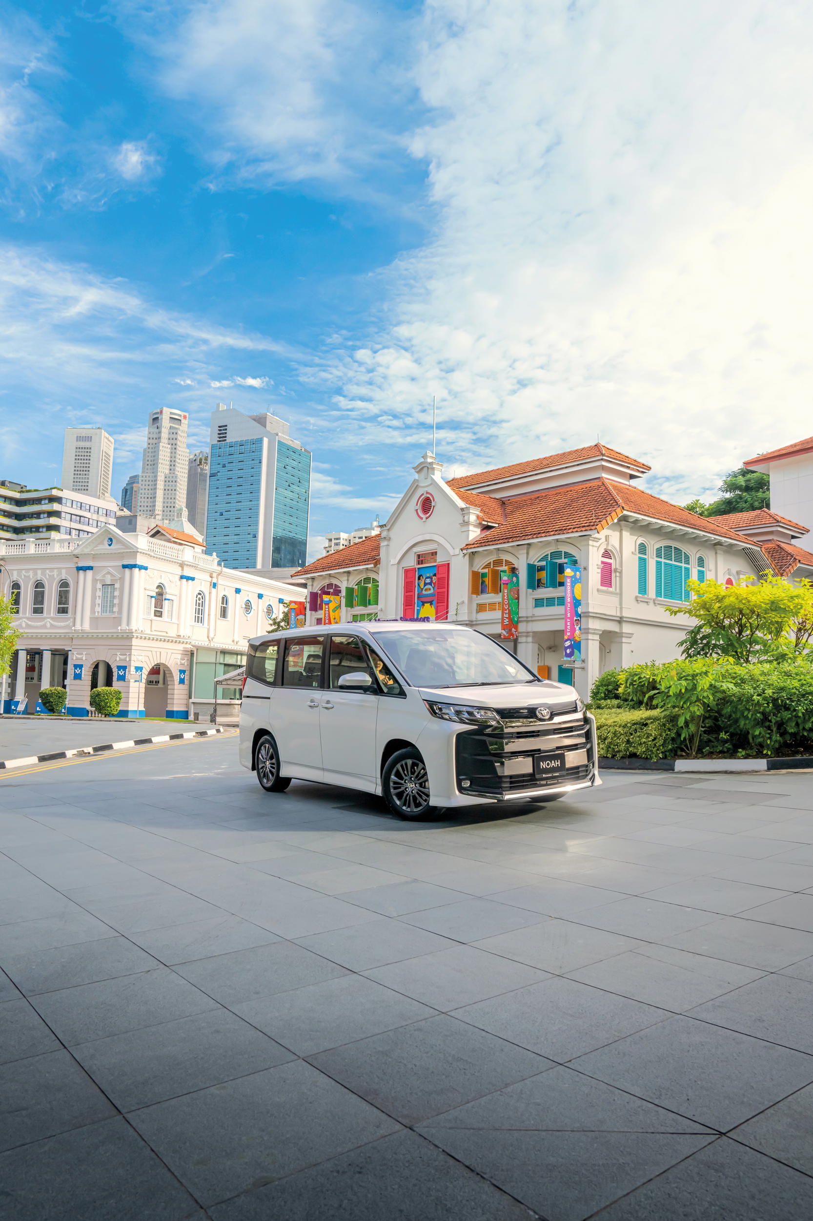 The aerodynamic contours and commanding stance of Toyota’s new Noah Hybrid enhance its elegant silhouette, making it a striking presence on the road (Credit: Borneo Motors Singapore)