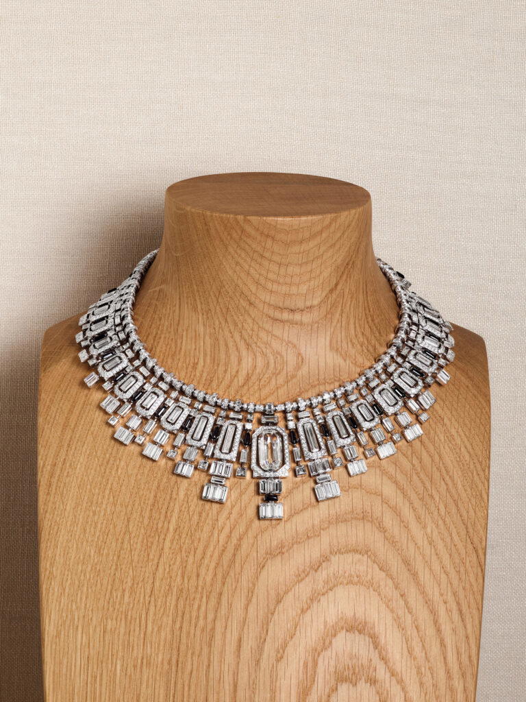 The sparkling Vetreta necklace is composed of symmetrical elements separated by onyx accents (Credit: Cartier)