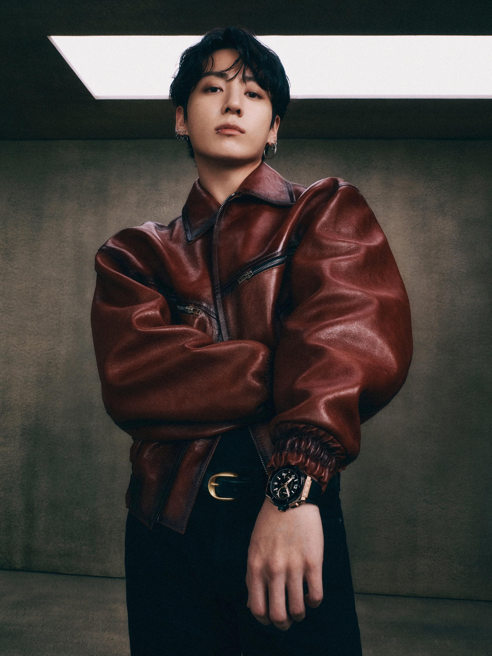 Jungkook wears the Big Bang Original Unico King Gold Ceramic (Credit: Hublot)
