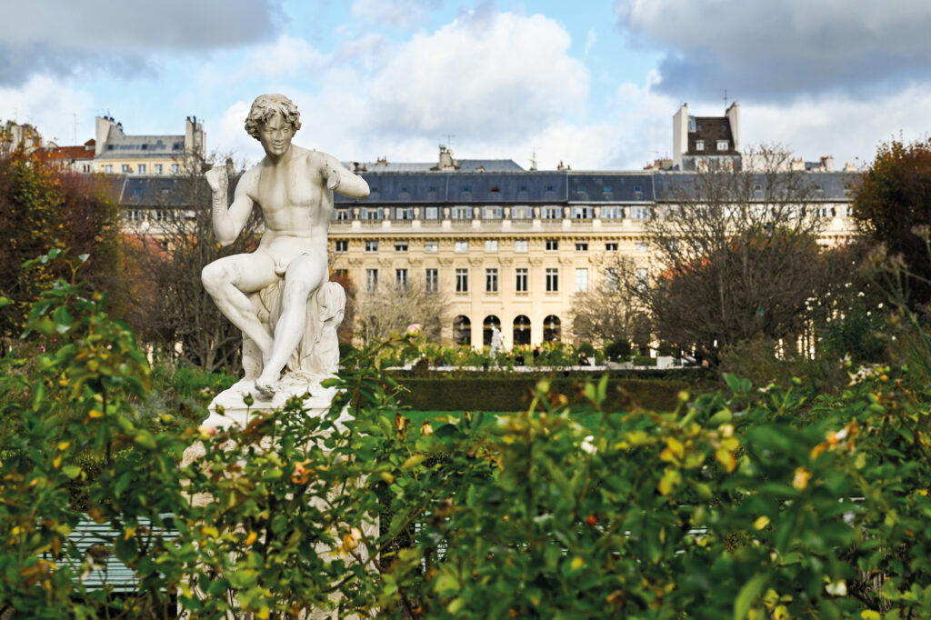 Cuturi Gallery Paris occupies the former premises of Didier Ludot’s vintage haute couture boutique (Credit: Cuturi Gallery)