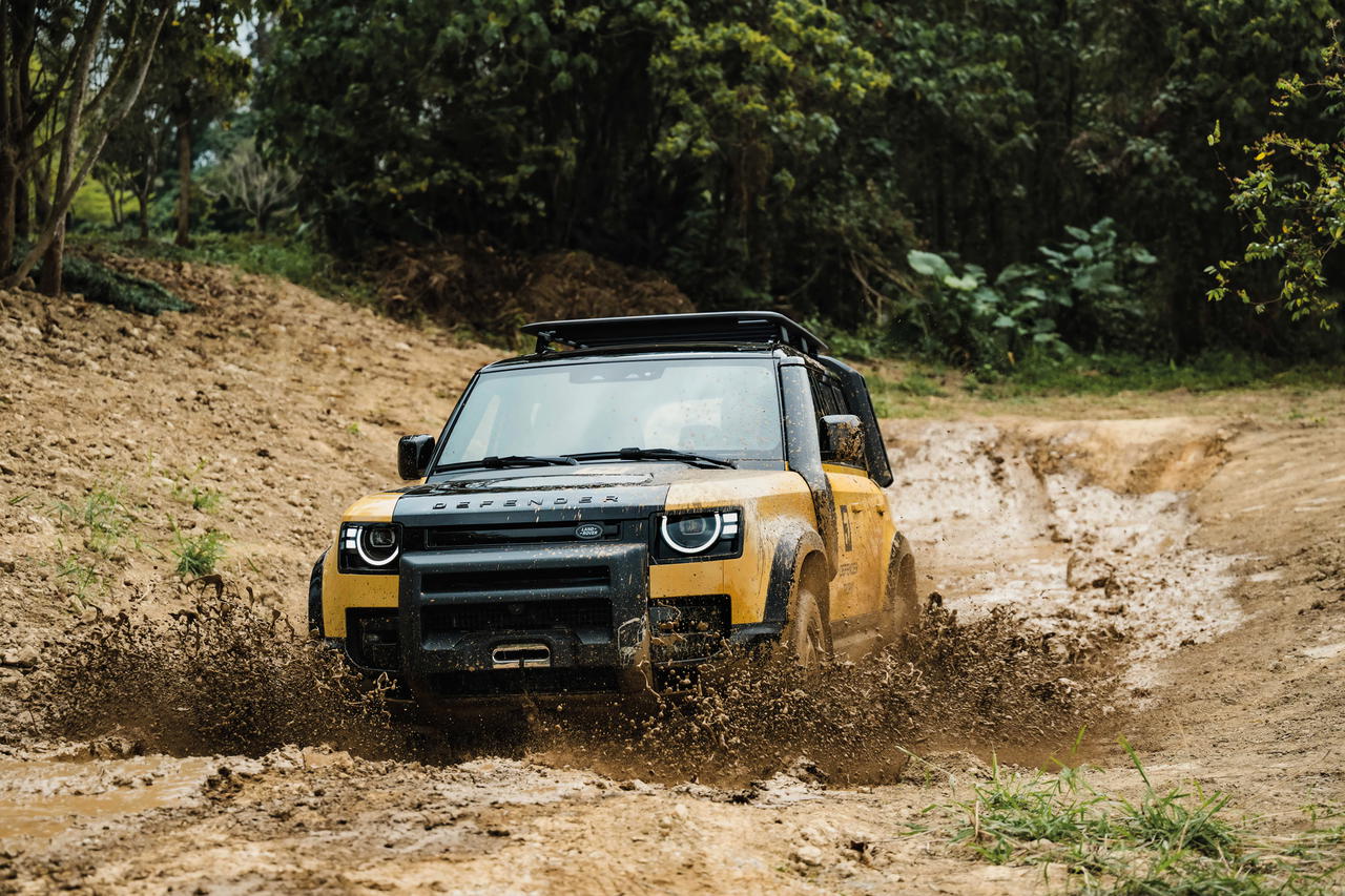 The Defender 110 Trophy Edition (Deep Sandglow Yellow) during the Defender Trophy challenges (Credit: Defender)