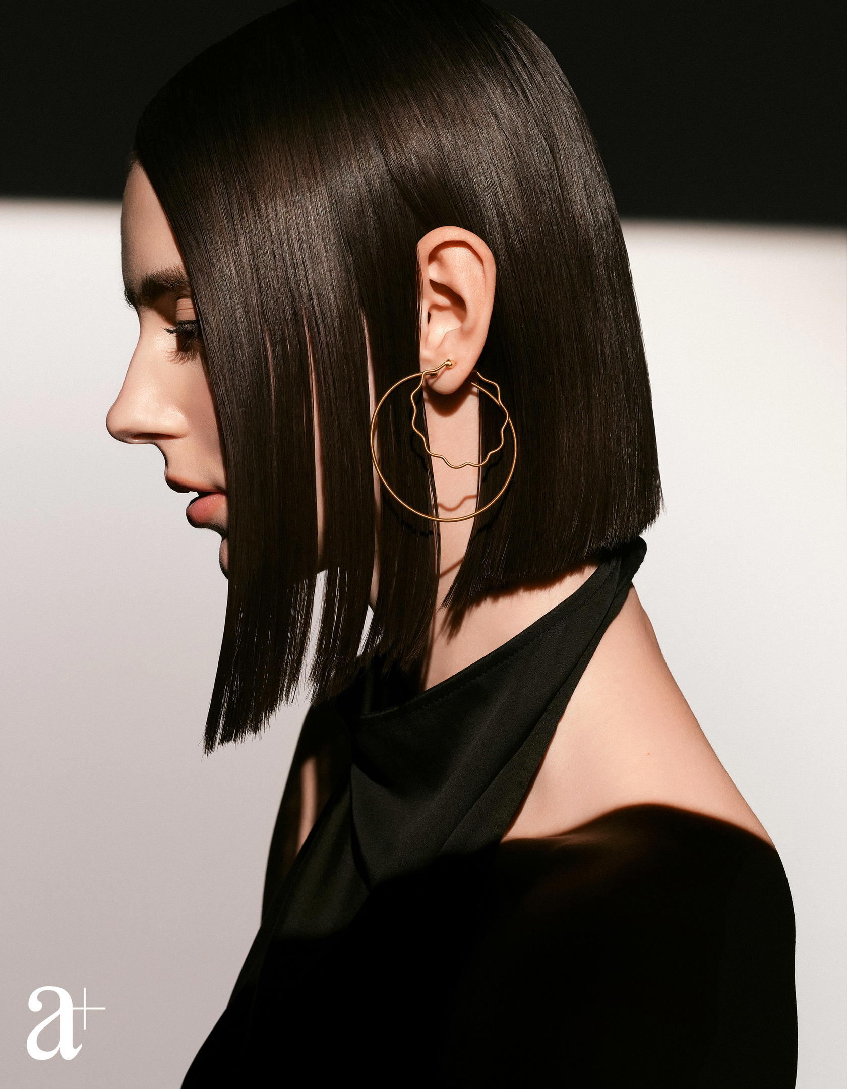 Niessing Colette Wave creoles in Fine Rose gold, Niessing Colette creoles in Rosewood gold (Credit: Stefan Khoo)