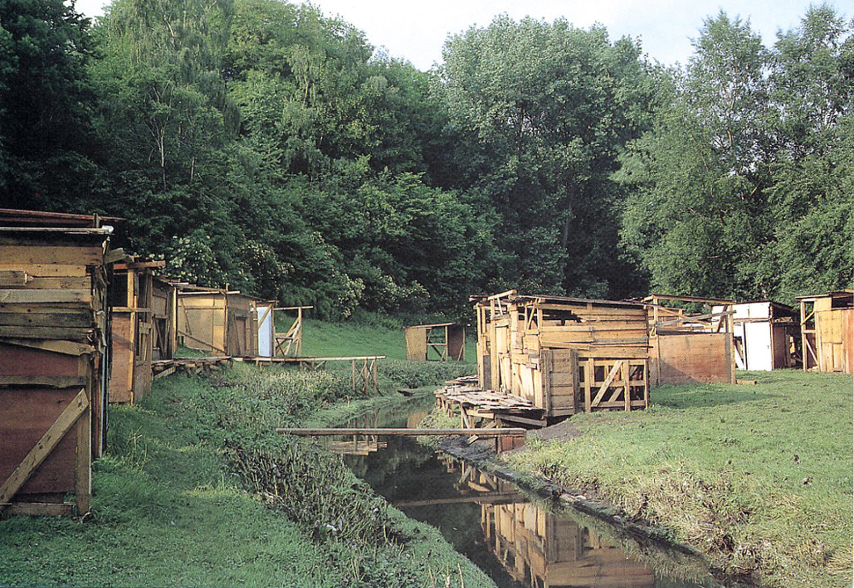 His ‘People’s Garden’ installation at the 1992 “Documenta IX” contemporary art exhibition beside the Kleine Fulda river in Kassel, Germany (Credit: Tadashi Kawamata)