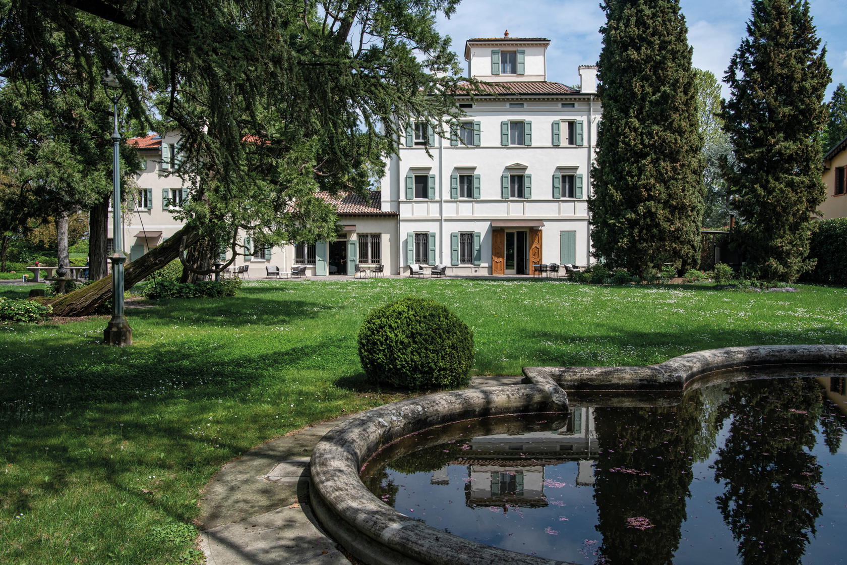 Hospitality begins with taking care of people here (Credit: Stefano Scatà)