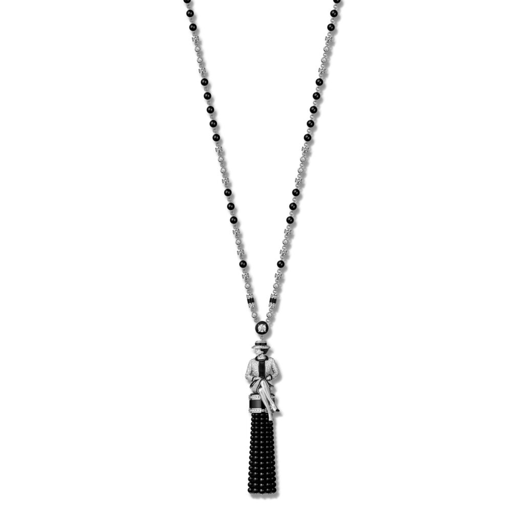 Gabrielle Long Necklace in white gold with diamonds and onyx (Credit: Chanel)