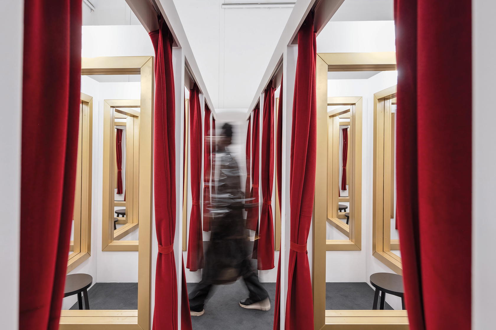 ‘Changing Rooms’, 2008 (Credit: Arthemisia Palazzo Reale Milano)