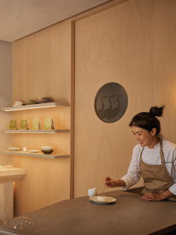 Louisa Lim assembles a dessert (Credit: Loulouca/Nikko Pascua)