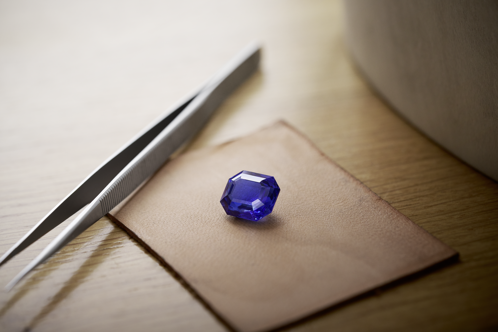 Chanel signes symboles imprime lion necklace sapphire