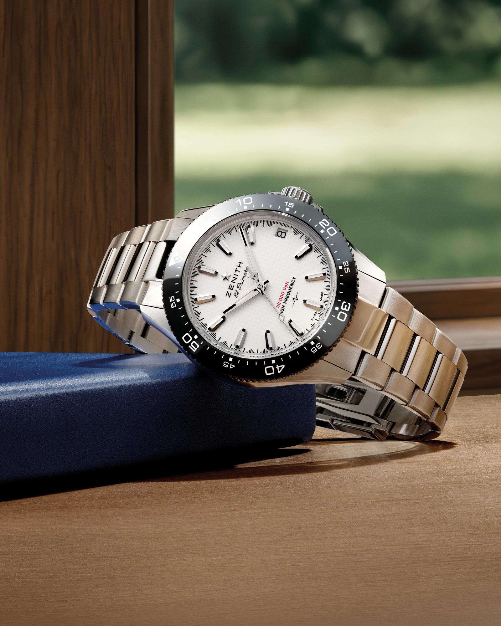 Chronomaster Solo Sport in stainless steel with a black ceramic bezel and white ceramic dial (Credit: Zenith)