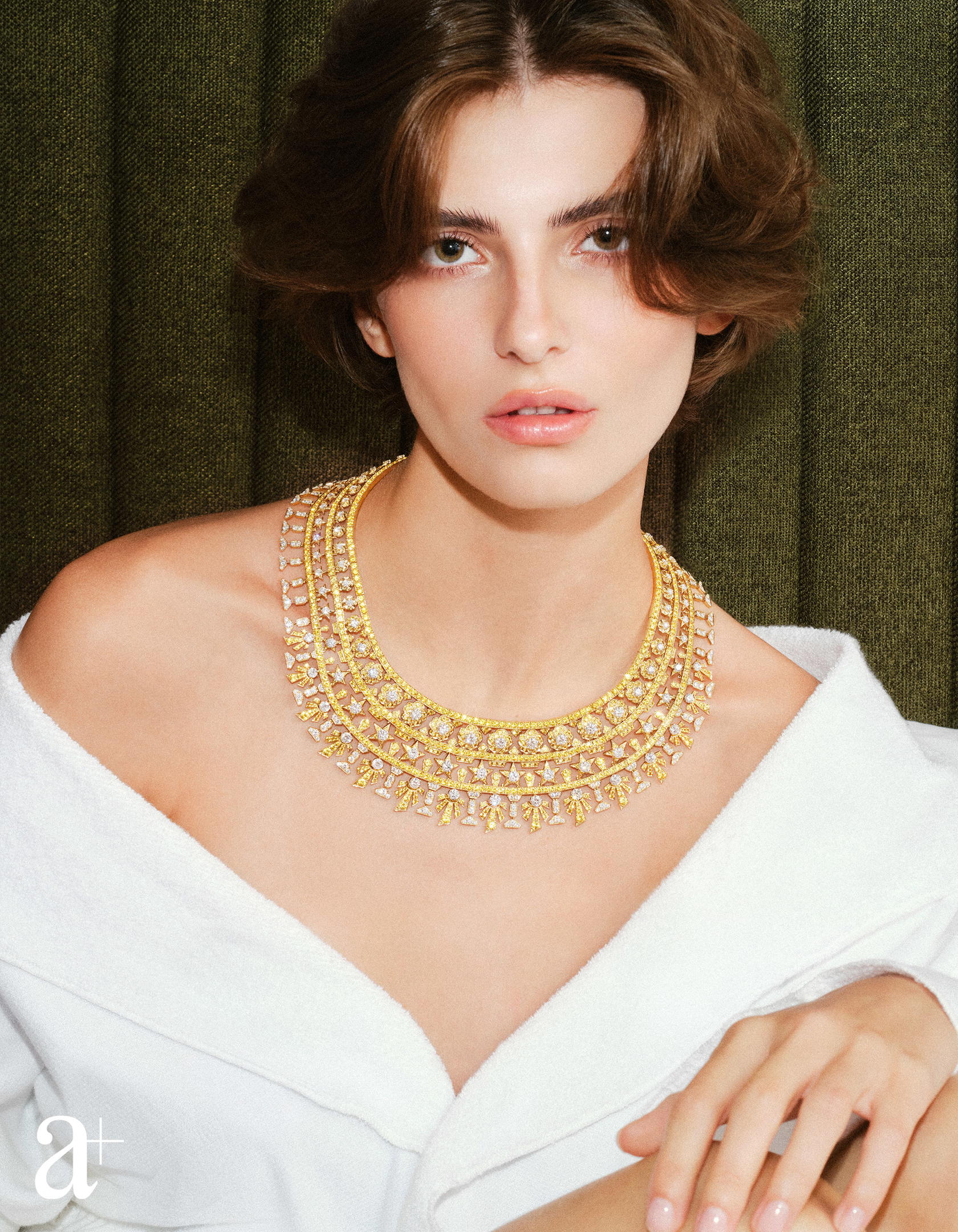 Imprime Plastron necklace in yellow gold with diamonds and yellow sapphires, from Chanel High Jewellery (Credit: Stefan Khoo)