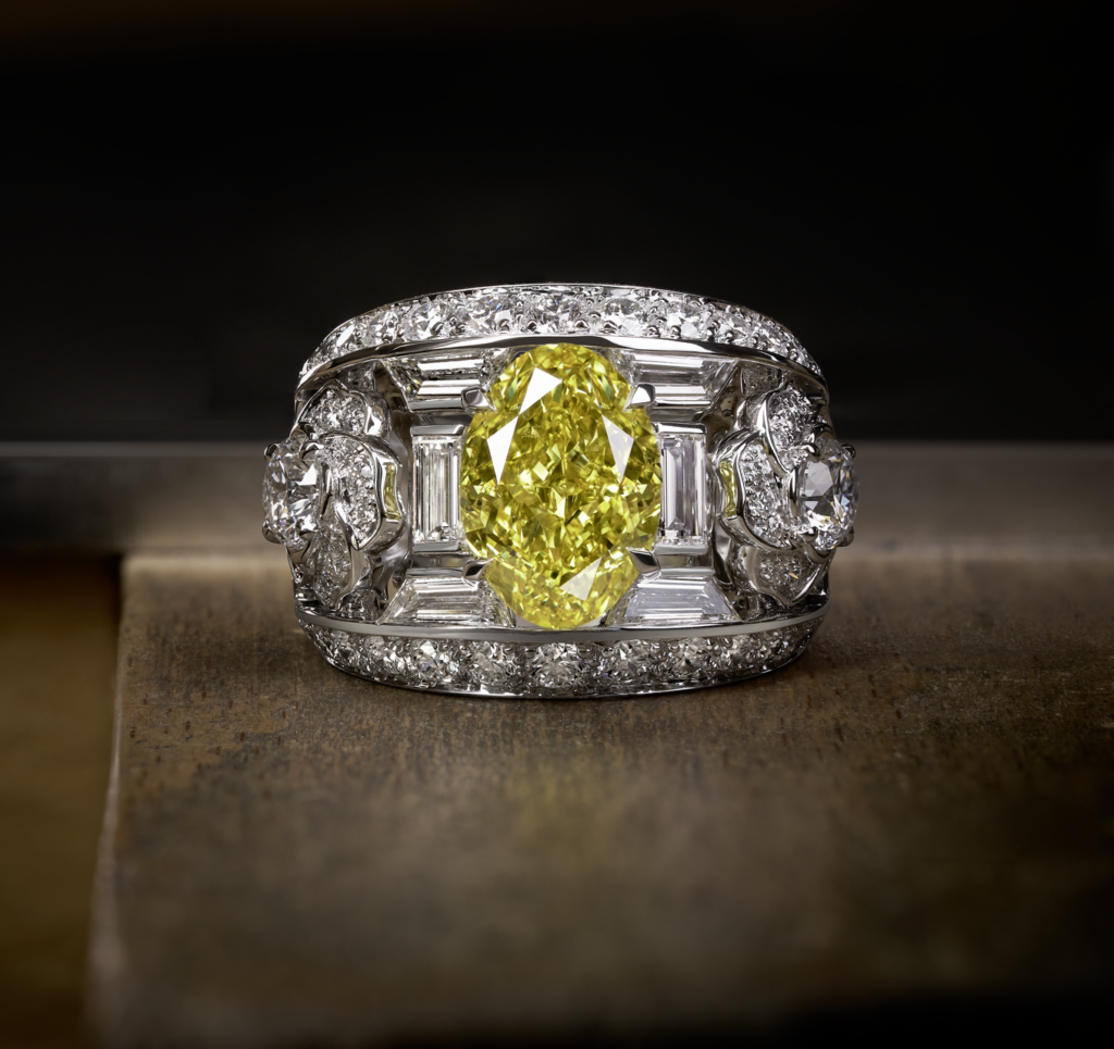 CHANEL SYMBOLE CAMÉLIA SOLAIRE RING