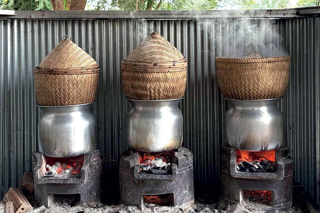 Rice is steamed in huad, a traditional Thai bamboo basket, for a fragrant aroma (Credit: Nanuanchun)
